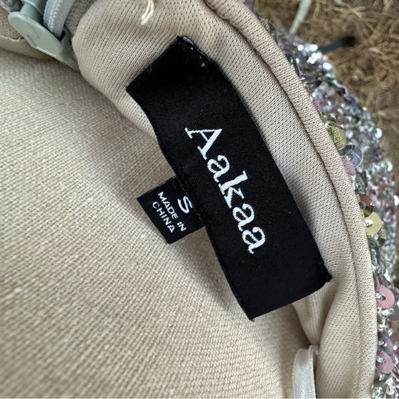 Aakaa Silver Pencil Skirt for Cocktail Night Out - Picture 6 of 6